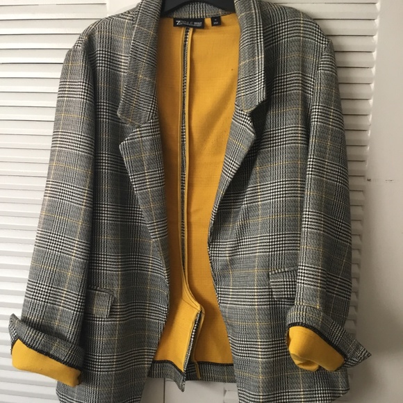 Suit - Picture 2 of 3